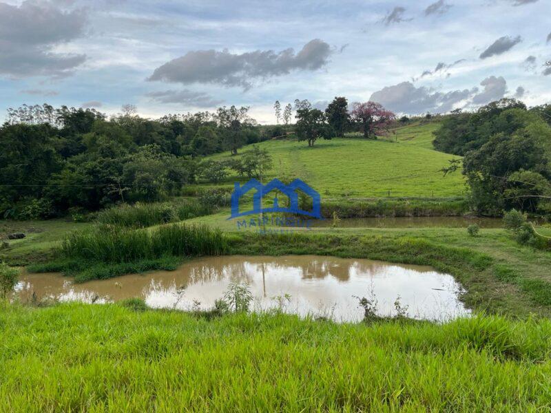 Fazenda/Sítio com 3 Quartos e 3 banheiros à Venda, 96000 m² por R$ 850.000 COD. ch 1512