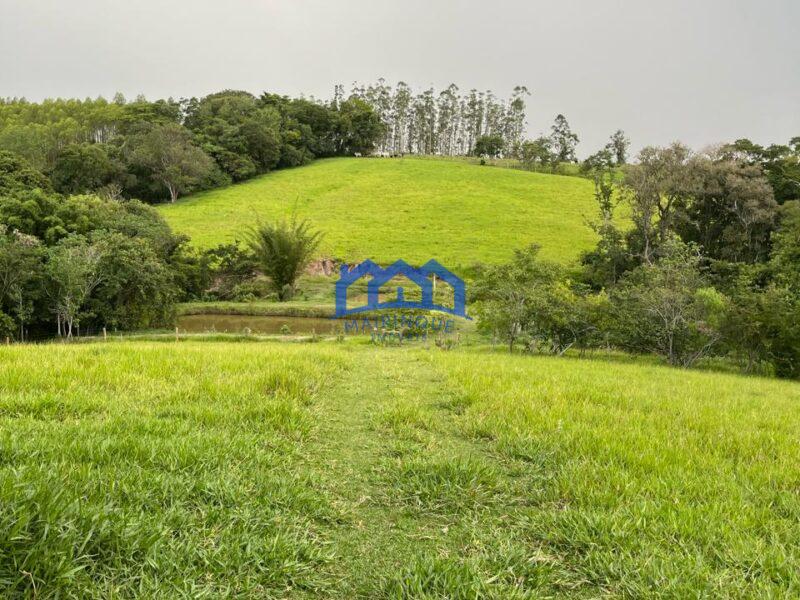 Fazenda/Sítio com 3 Quartos e 3 banheiros à Venda, 96000 m² por R$ 850.000 COD. ch 1512