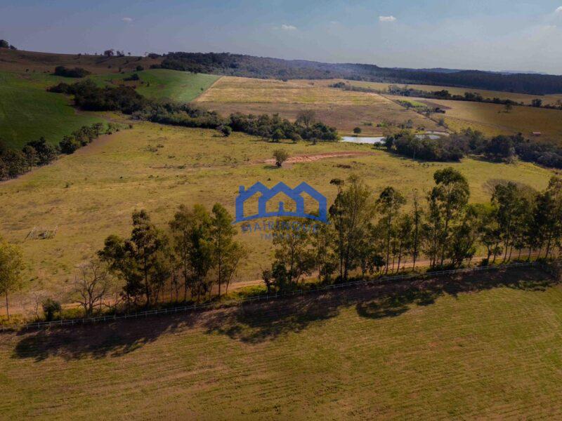 Sítio/Fazenda com 3 Quartos e 2 banheiros à Venda, 484000 m² por R$ 12.000.000,00 COD. ch1521