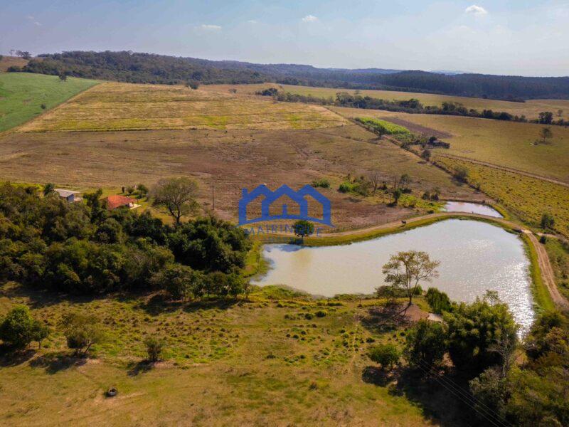 Sítio/Fazenda com 3 Quartos e 2 banheiros à Venda, 484000 m² por R$ 12.000.000,00 COD. ch1521