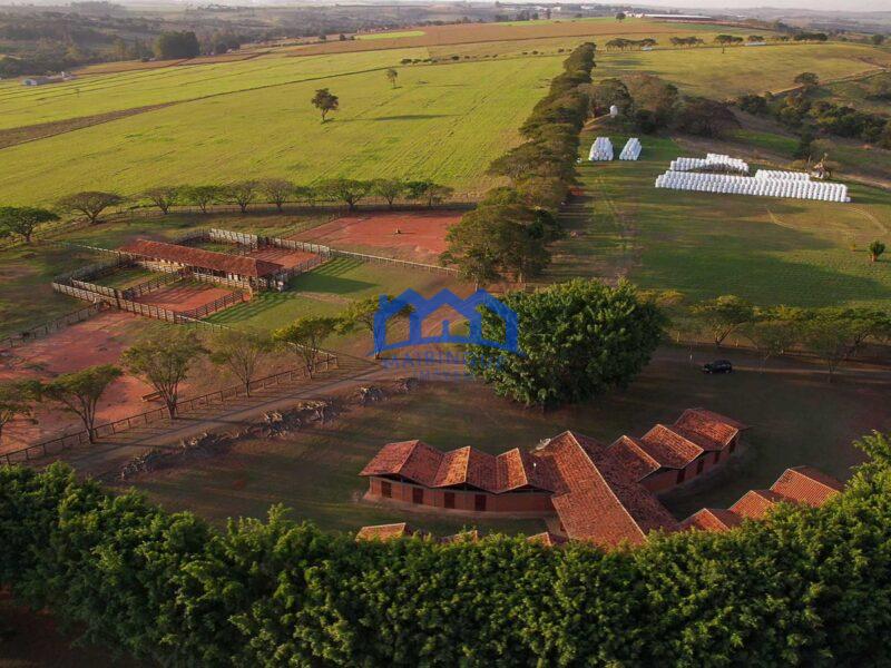 Sítio/Fazenda com 2 Quartos e 2 banheiros à Venda, 2589400 m² por R$ 70.000.000 COD. ch1523