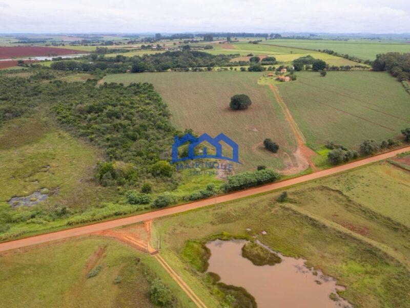 Sítio/Fazenda com 2 Quartos e 1 banheiro à Venda, 225060 m² por R$ 4.950.000 COD. ch1552