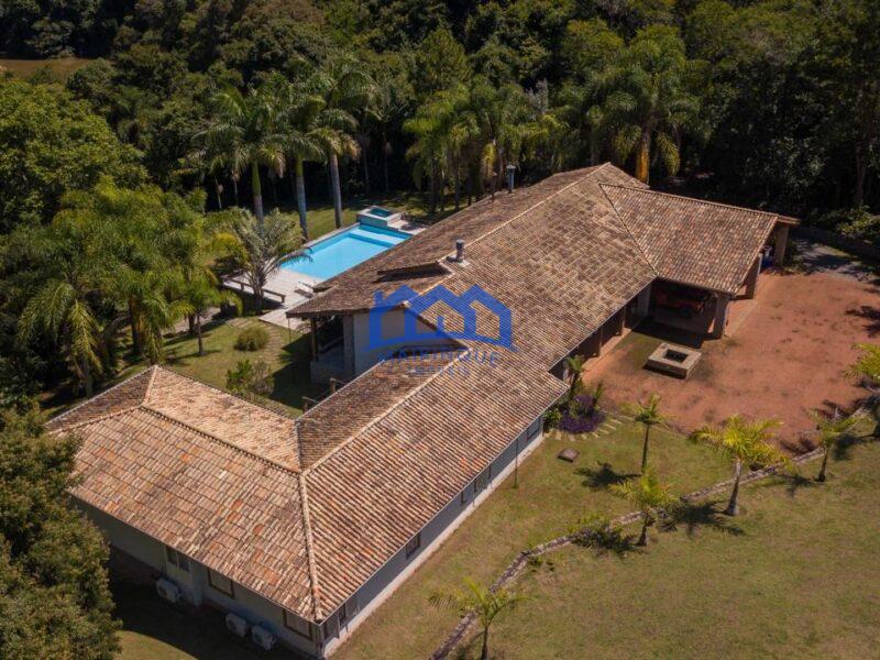 Sítio/Fazenda com 3 Quartos e 2 banheiro à Venda, 242000 m² por R$ 8.500.000 COD ch1584