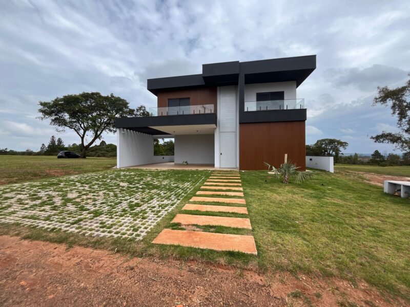 Casa de campo a venda em Paranapanema 450m² R$ 1.800.000,00 ch1606