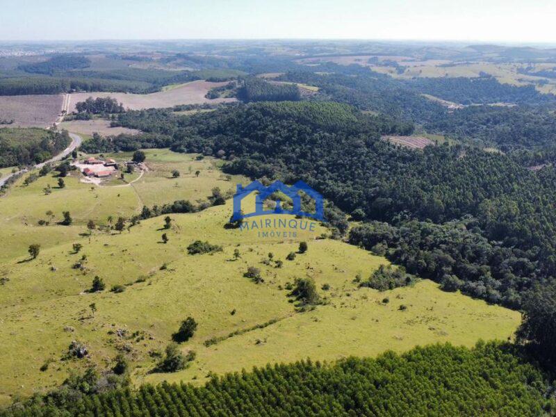 Fazenda/Sítio com 3 Quartos e 1 banheiros à Venda, 580.000 m² por R$ 3.500.000 Cod. ch1692