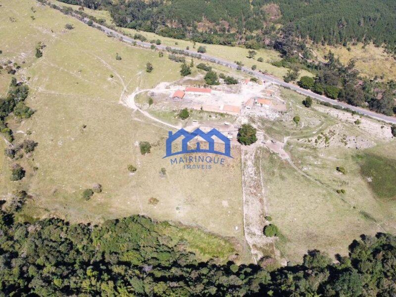 Fazenda/Sítio com 3 Quartos e 1 banheiros à Venda, 580.000 m² por R$ 3.500.000 Cod. ch1692