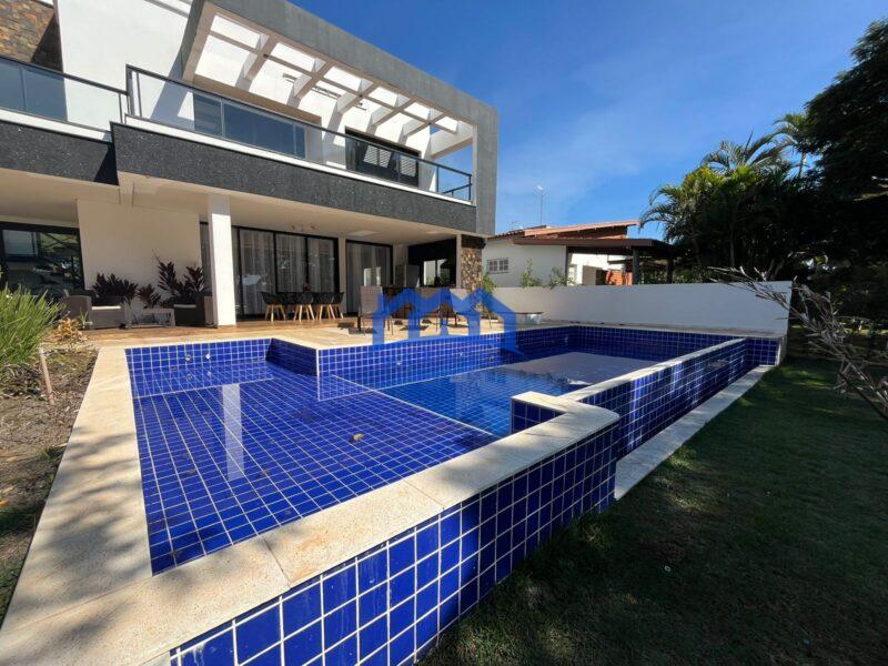 Casa com 5 Quartos e 6 banheiros à Venda, 450 m² por R$ 2.500.000 COD. CH1698