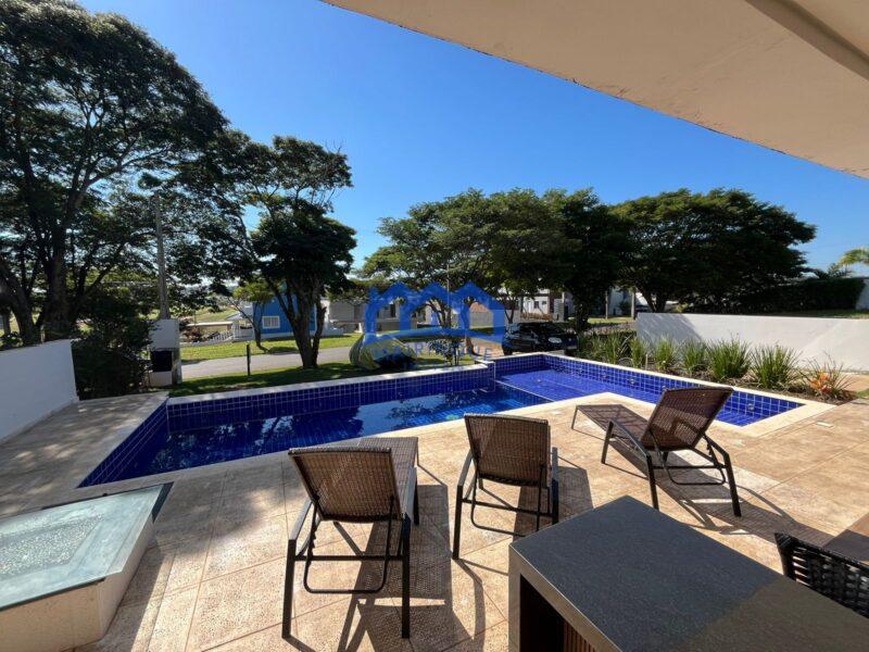 Casa com 5 Quartos e 6 banheiros à Venda, 450 m² por R$ 2.500.000 COD. CH1698