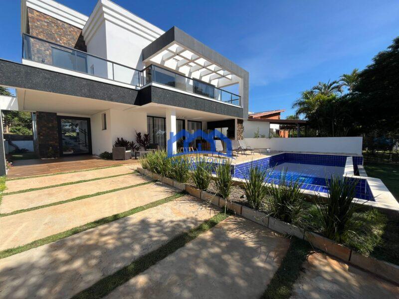 Casa com 5 Quartos e 6 banheiros à Venda, 450 m² por R$ 2.500.000 COD. CH1698