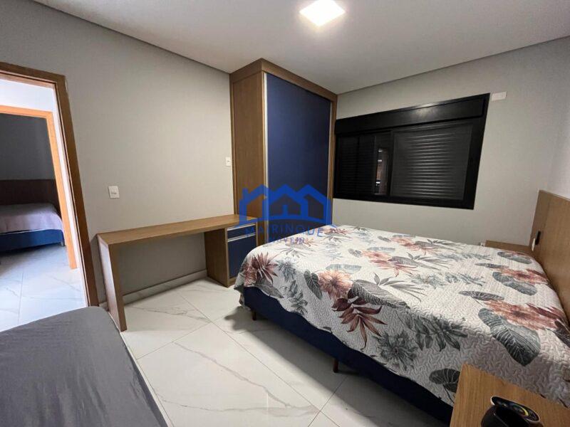 Casa com 4 Quartos e 3 banheiros à Venda, 450 m² por R$ 1.700.000 cod ch1708