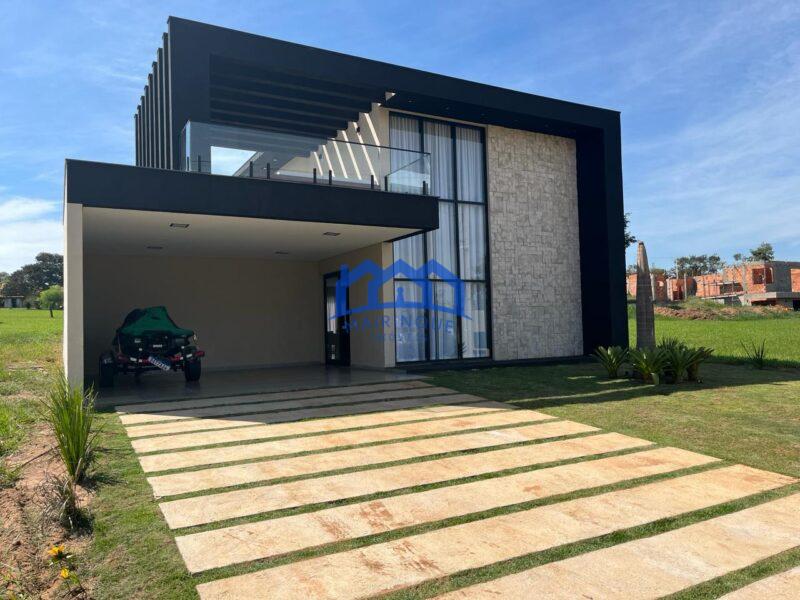 Casa com 4 Quartos e 3 banheiros à Venda, 450 m² por R$ 1.700.000 cod ch1708