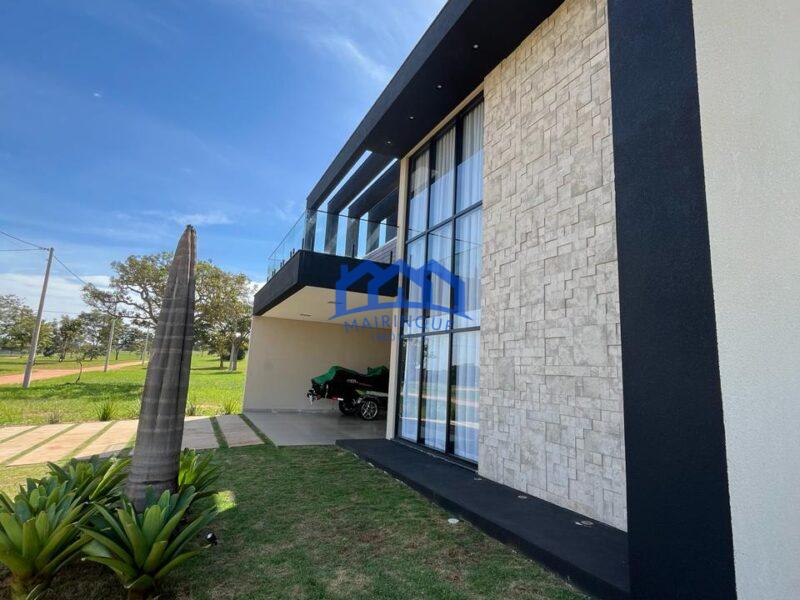 Casa com 4 Quartos e 3 banheiros à Venda, 450 m² por R$ 1.700.000 cod ch1708