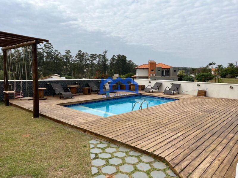 Casa com 4 Quartos e 2 banheiros à Venda, 450 m² por R$ 1.700.000 COD ch1736