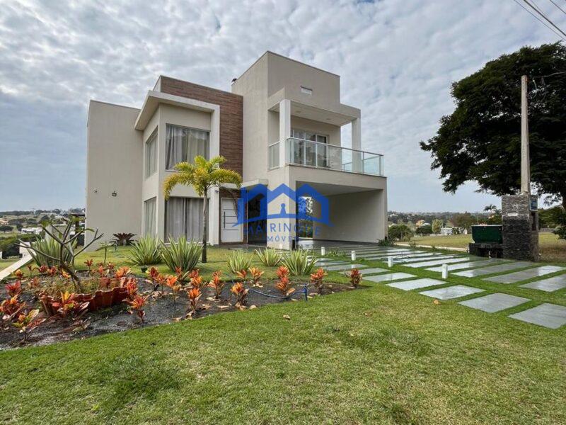 Casa com 4 Quartos e 2 banheiros à Venda, 450 m² por R$ 1.700.000 COD ch1736