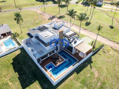 Casa com 4 Quartos e 5 banheiros à Venda, 550 m² por R$ 2.800.000,00 cód. ch1786