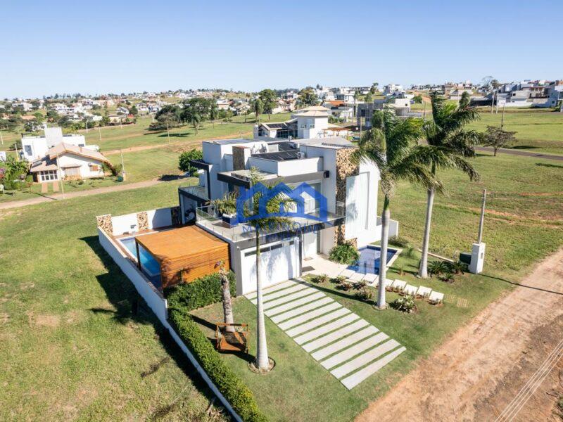 Casa com 4 Quartos e 5 banheiros à Venda, 550 m² por R$ 2.800.000,00 cód. ch1786