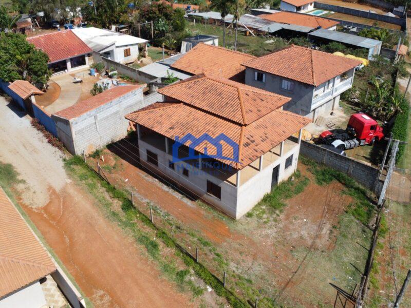 Casa com 3 Quartos e 2 banheiros à Venda, 430 m² por R$ 300.000,00 cód. ch1788