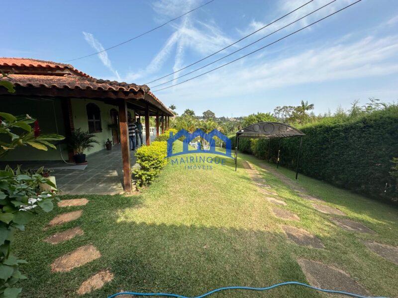 Chacara com 3 Quartos e 3 banheiros à Venda, 1.300 m² por R$950.000 cod.ch1851