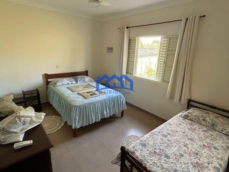 Casa com 4 Quartos e 3 banheiros à Venda, 300 m² por R$ 950.000 cód. ch1857