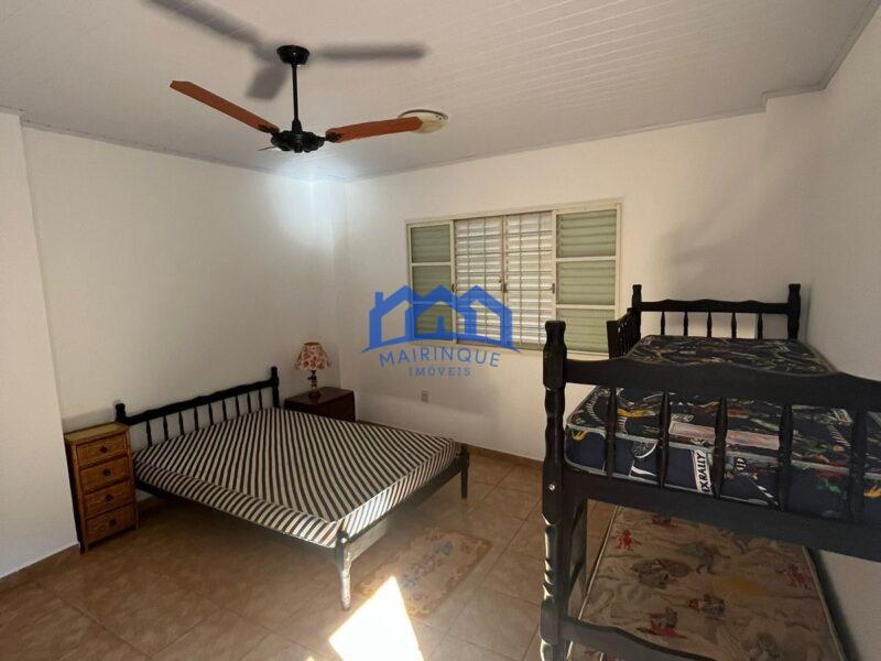 Casa com 4 Quartos e 3 banheiros à Venda, 1.200m² por R$ 750.000 cod. ch1860