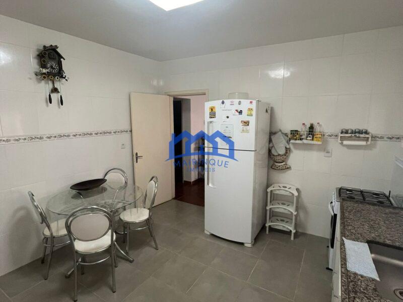 Casa com 4 Quartos e 3 banheiros à Venda, 1.200m² por R$ 750.000 cod. ch1860