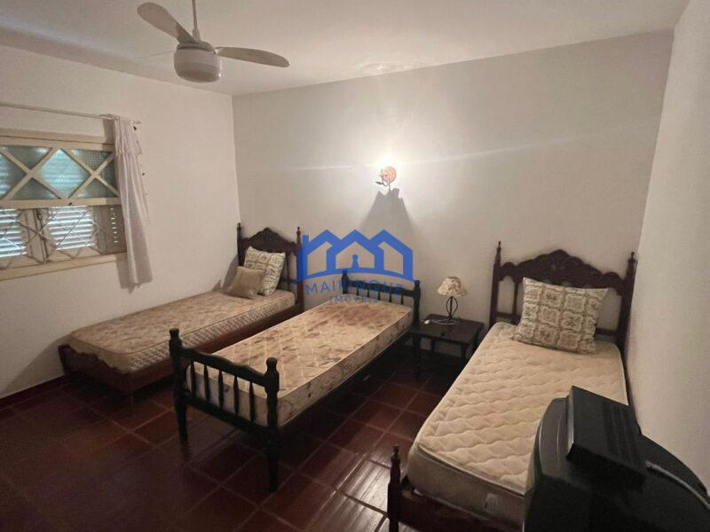 Casa com 4 Quartos e 3 banheiros à Venda, 1.200m² por R$ 750.000 cod. ch1860