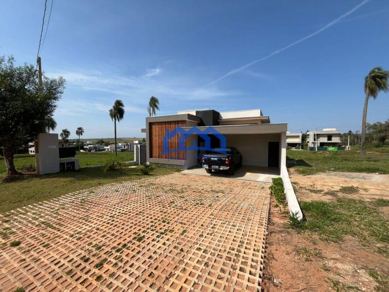 Casa com 3 Quartos e 2 banheiros à Venda, 360 m² por R$ 950.000 cod. ch1861