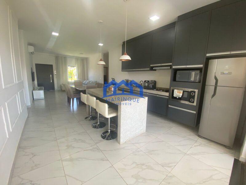 Casa com 3 Quartos e 4 banheiros à Venda, 450 m² por R$ 1.150.000 cod. ch1870