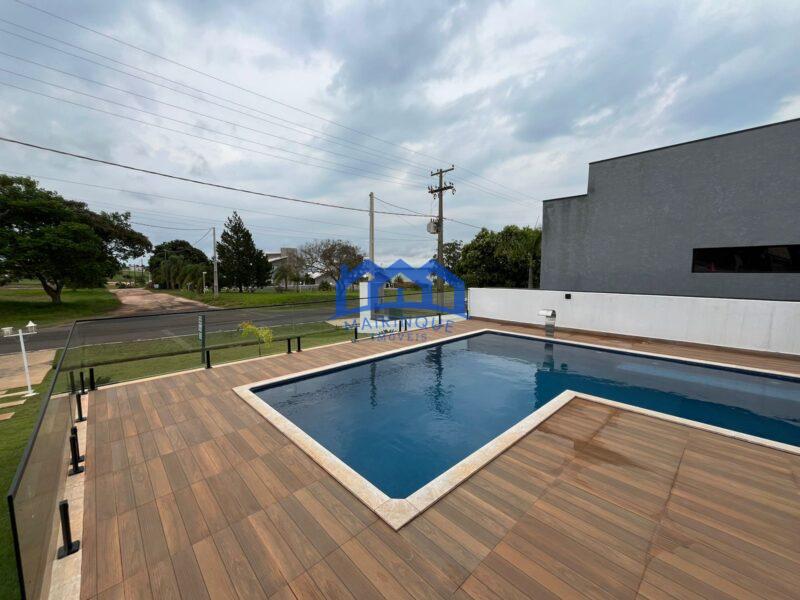 Casa com 4 Quartos e 5 banheiros à Venda, 450 m² por R$ 1.000.000 cod. ch1873