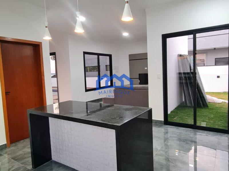 Casa com 4 Quartos e 5 banheiros à Venda, 450 m² por R$ 1.000.000 cod. ch1873