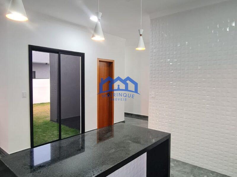 Casa com 4 Quartos e 5 banheiros à Venda, 450 m² por R$ 1.000.000 cod. ch1873