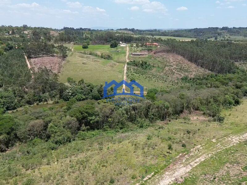 Fazenda com 6 Quartos e 12 banheiros à Venda, 193.600 m² por R$ 6.000.000 cod.ch1888