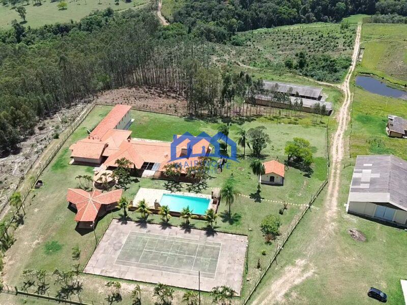 Fazenda com 6 Quartos e 12 banheiros à Venda, 193.600 m² por R$ 6.000.000 cod.ch1888