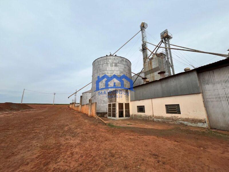 Fazenda com 8 Casas P/ Funcionários, Barracões, 16.690.000 m² por R$ 276.000.000 cod. ch1890