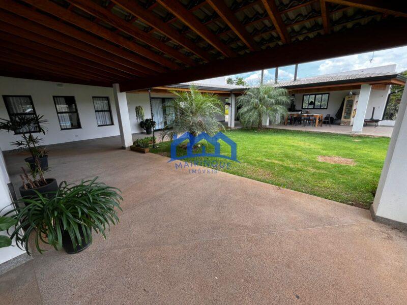 Chácara com 3 Quartos e 4 banheiros à Venda, 1600 m² por R$ 1.500.000 cód ch1933