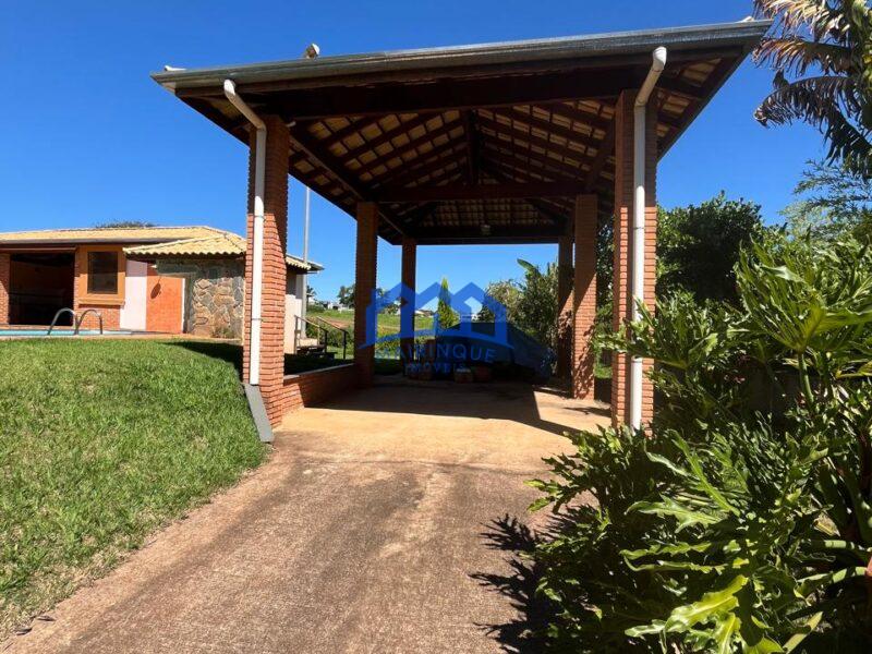 Casa com 3 Quartos e 2 banheiros à Venda, 1800 m² por R$ 1.800.000 cod. ch1958