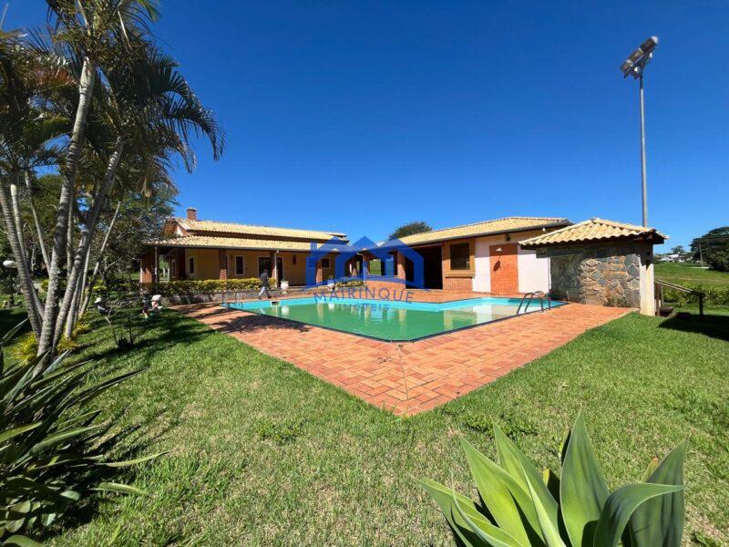 Casa com 3 Quartos e 2 banheiros à Venda, 1800 m² por R$ 1.800.000 cod. ch1958