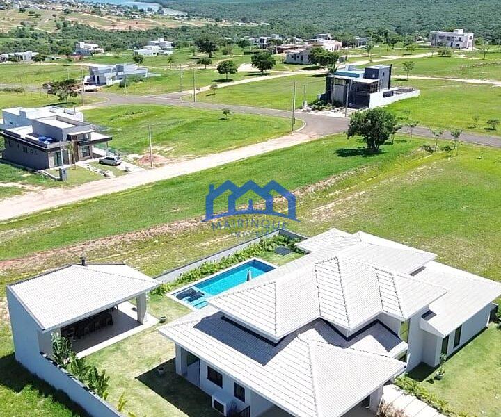 Casa com 4 Quartos e 5 banheiros à Venda, 900 m² por R$ 2.500.000 cod. ch1972