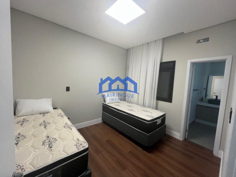 Casa com 4 Quartos e 5 banheiros à Venda, 900 m² por R$ 2.500.000 cod. ch1972