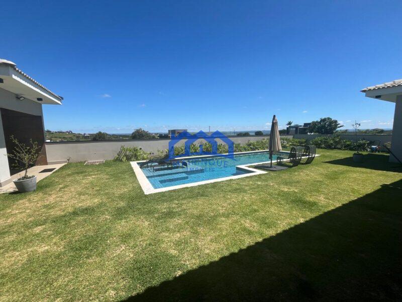 Casa com 4 Quartos e 5 banheiros à Venda, 900 m² por R$ 2.500.000 cod. ch1972