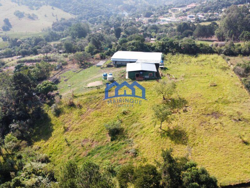 Sitio a venda com 3 Quartos e 4 banheiro à Venda, 27000 m² por R$ 1.800.000 COD. ch1676