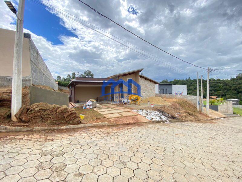 Chácara com 3 Quartos e 3 banheiros à Venda, 1000 m² por R$ 990.000 Cod ch2005