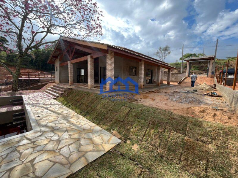 Chácara com 3 Quartos e 2 banheiros à Venda, 1000 m² por R$ 850.000 cod. ch2014