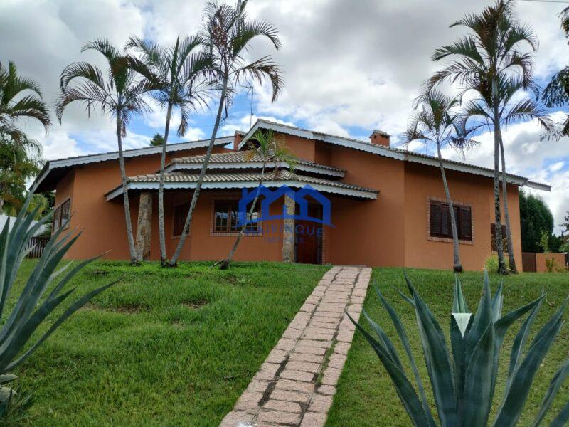 Chácara com 3 Quartos e 2 banheiros à Venda, 1477m² por R$ 1.950.000 COD. ch2030