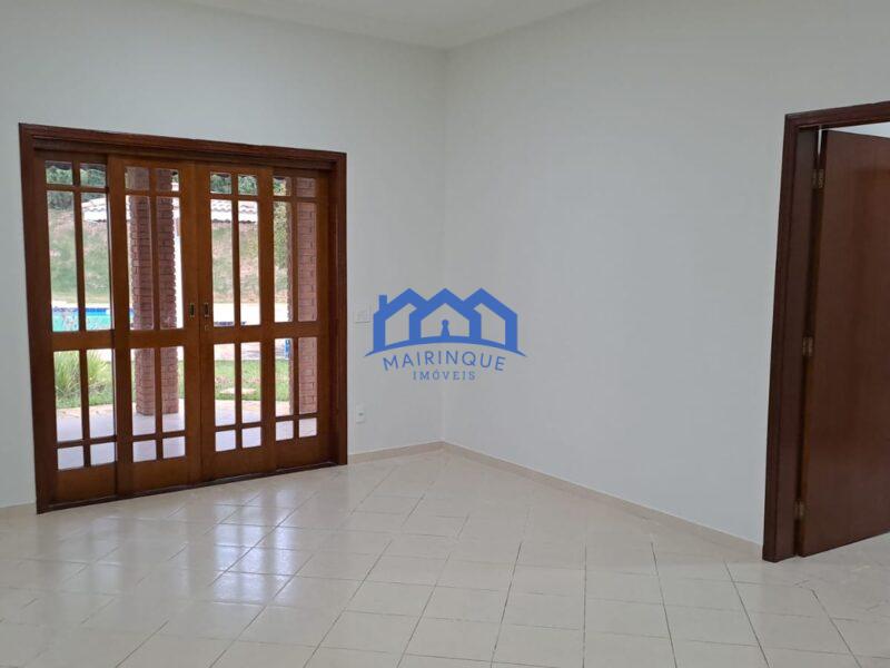 Chácara com 3 Quartos e 2 banheiros à Venda, 1477m² por R$ 1.950.000 COD. ch2030