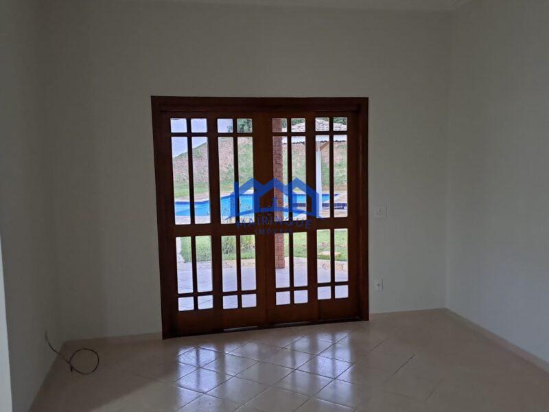 Chácara com 3 Quartos e 2 banheiros à Venda, 1477m² por R$ 1.950.000 COD. ch2030