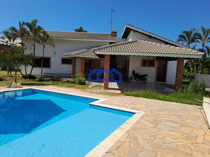 Chácara com 3 Quartos e 2 banheiros à Venda, 1477m² por R$ 1.950.000 COD. ch2030