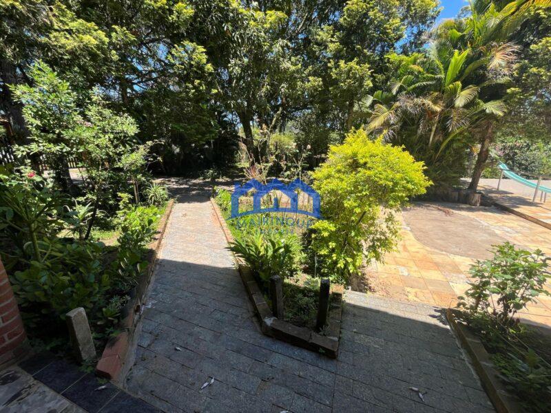 Chácara com 7 Quartos e 5 banheiros à Venda, 5.000 m² por R$ 900.000 Cód. ch2103