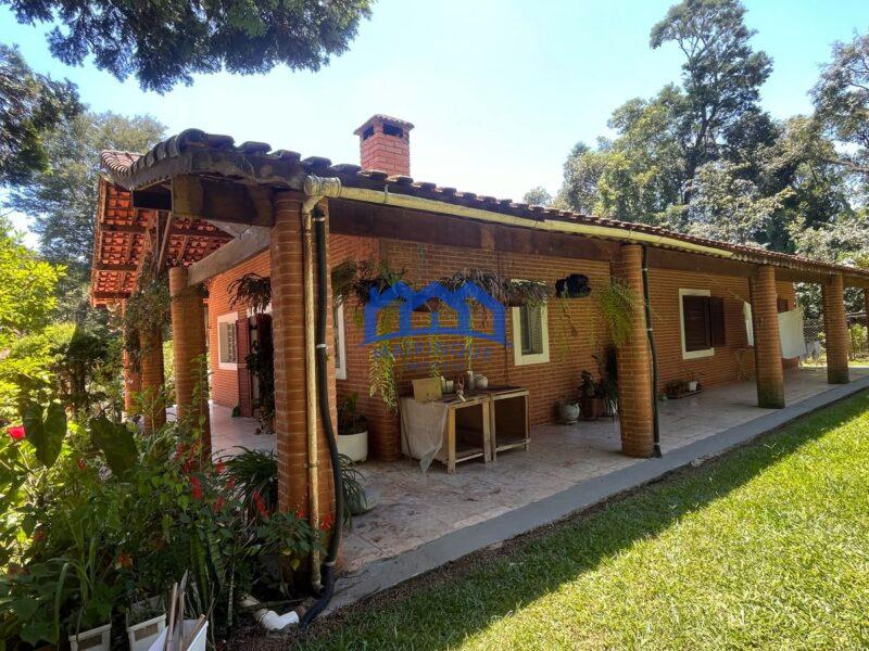Chácara com 7 Quartos e 5 banheiros à Venda, 5.000 m² por R$ 900.000 Cód. ch2103