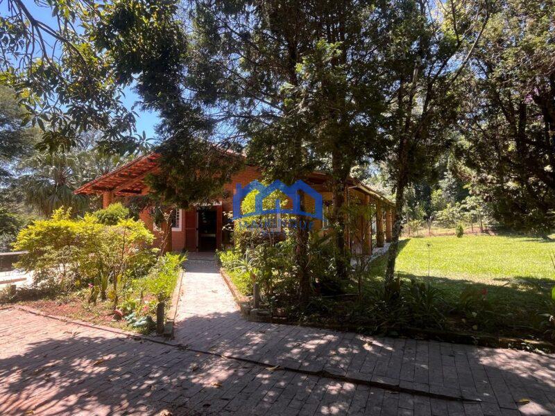 Chácara com 7 Quartos e 5 banheiros à Venda, 5.000 m² por R$ 900.000 Cód. ch2103